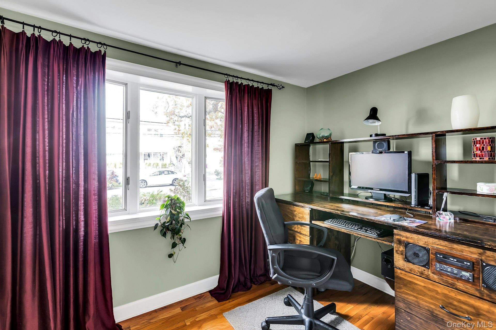 #10 photo, 36 Roslyn Street, Islip Terrace , NY 11752