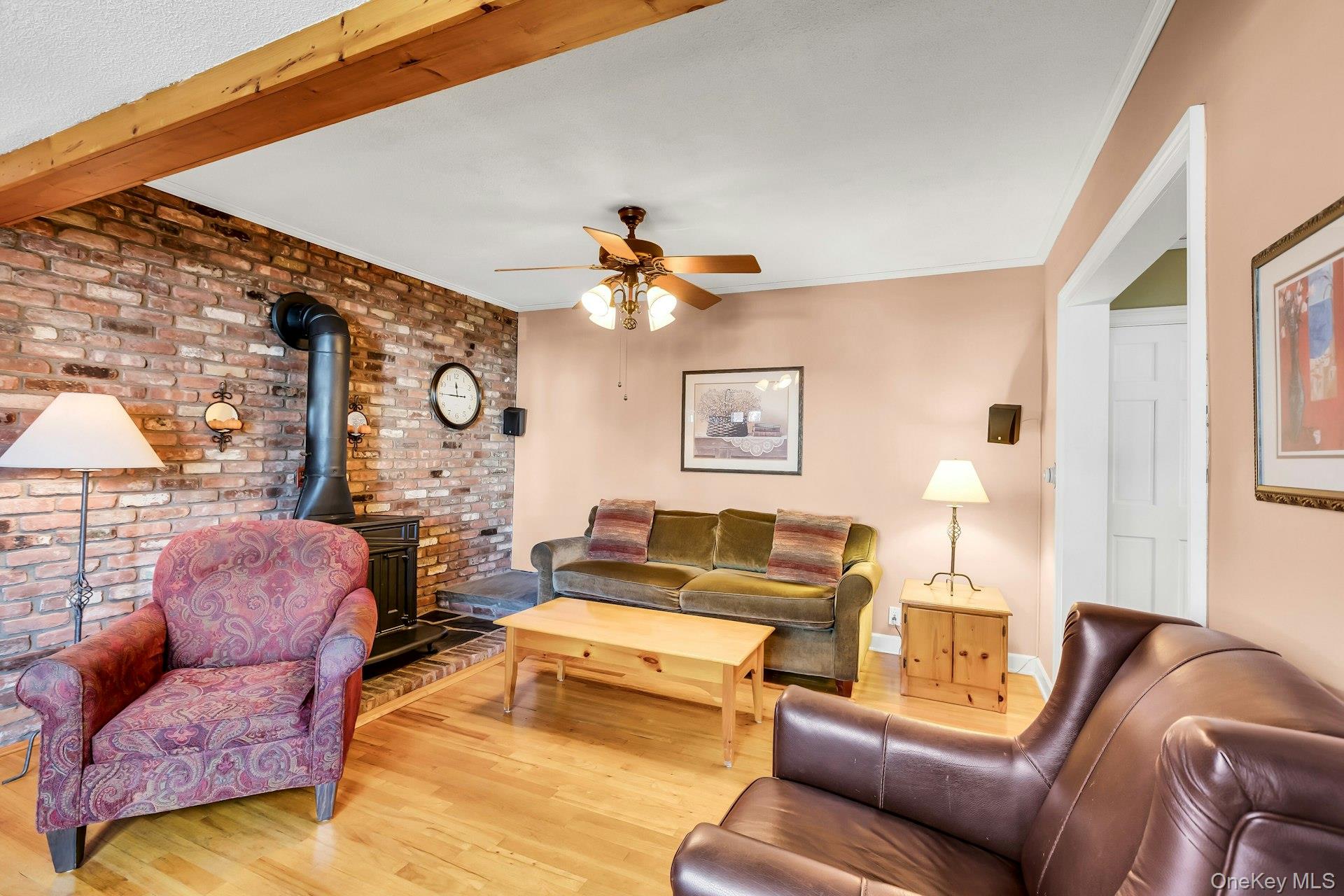 #5 photo, 36 Roslyn Street, Islip Terrace , NY 11752