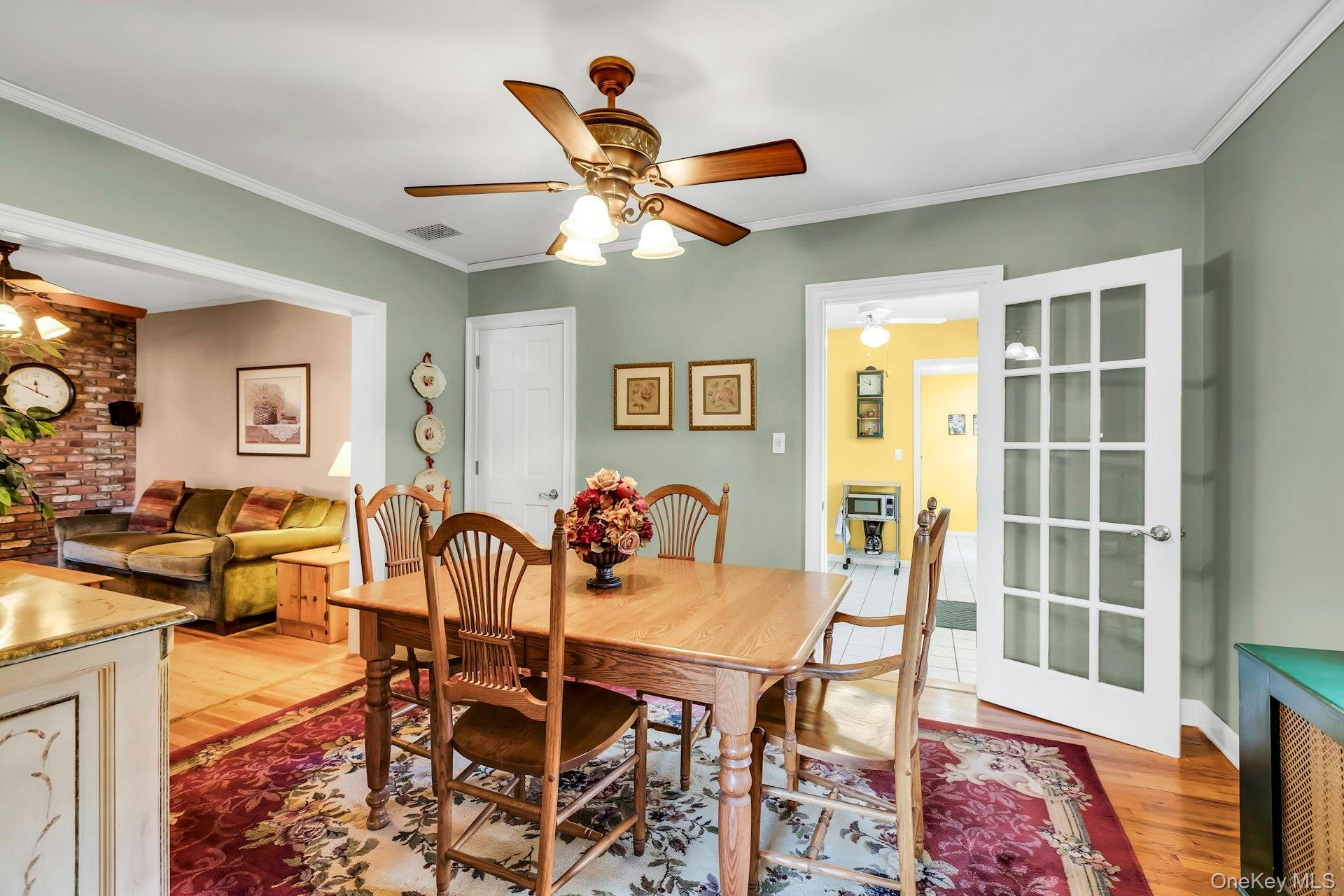 #8 photo, 36 Roslyn Street, Islip Terrace , NY 11752