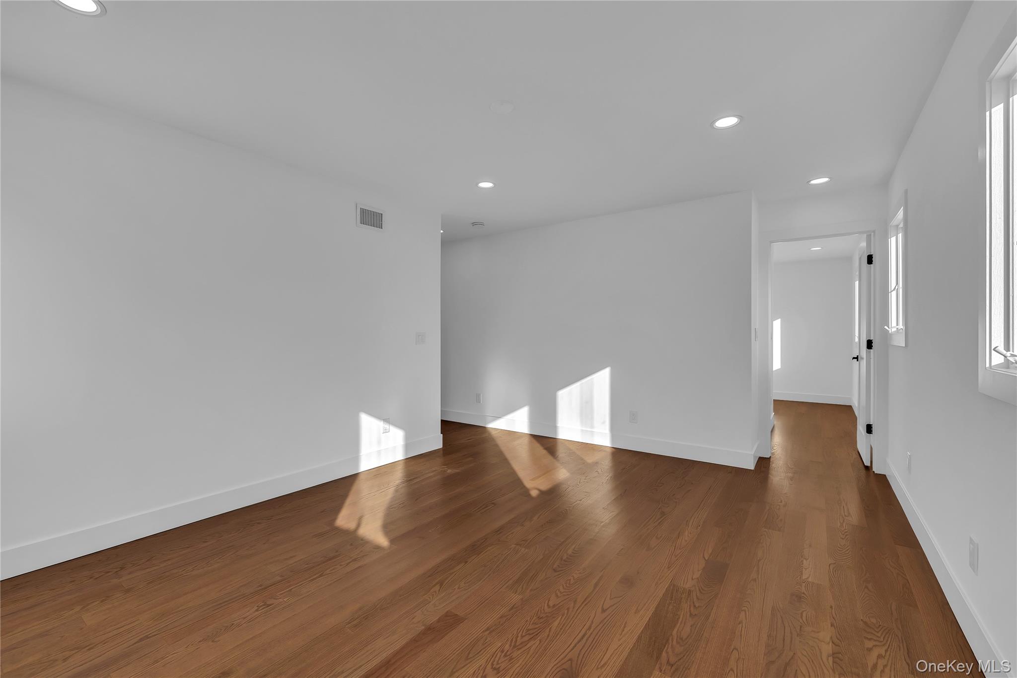 #18 photo, 22 Family Lane, Levittown , NY 11756