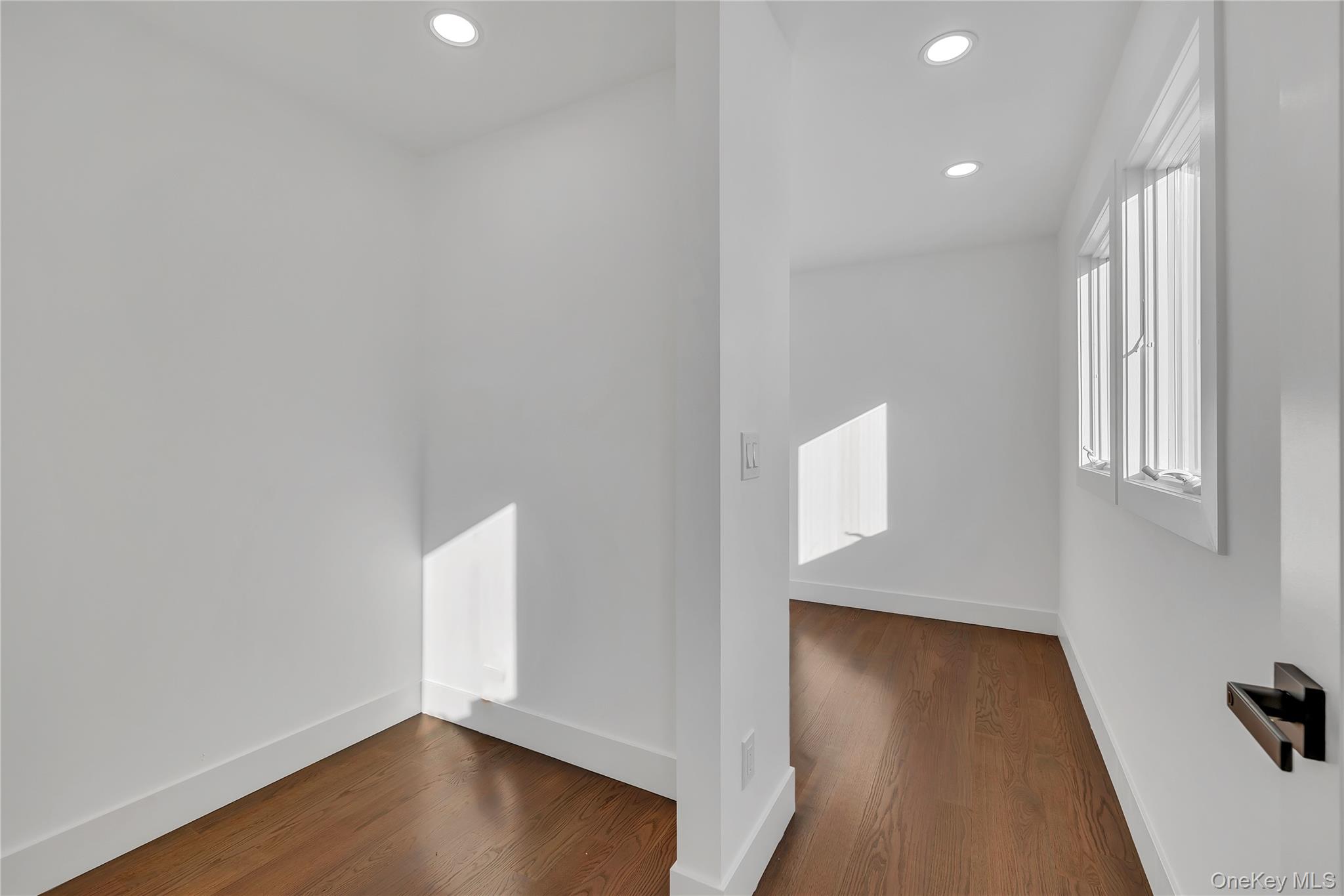 #20 photo, 22 Family Lane, Levittown , NY 11756