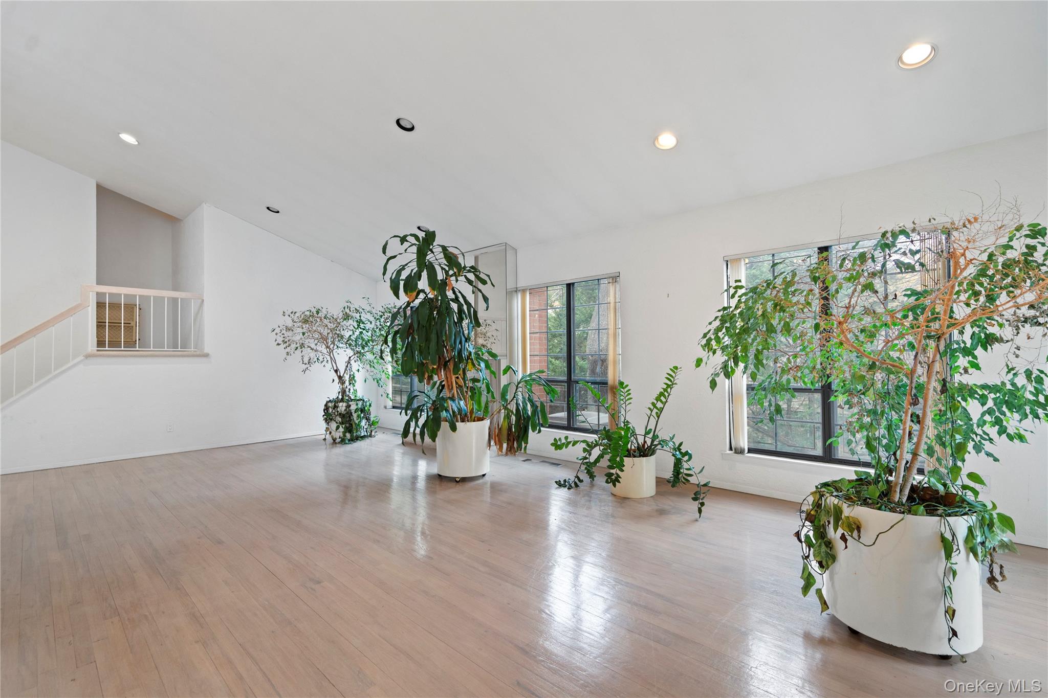 #3 photo, 147 Darters Lane, Manhasset , NY 11030