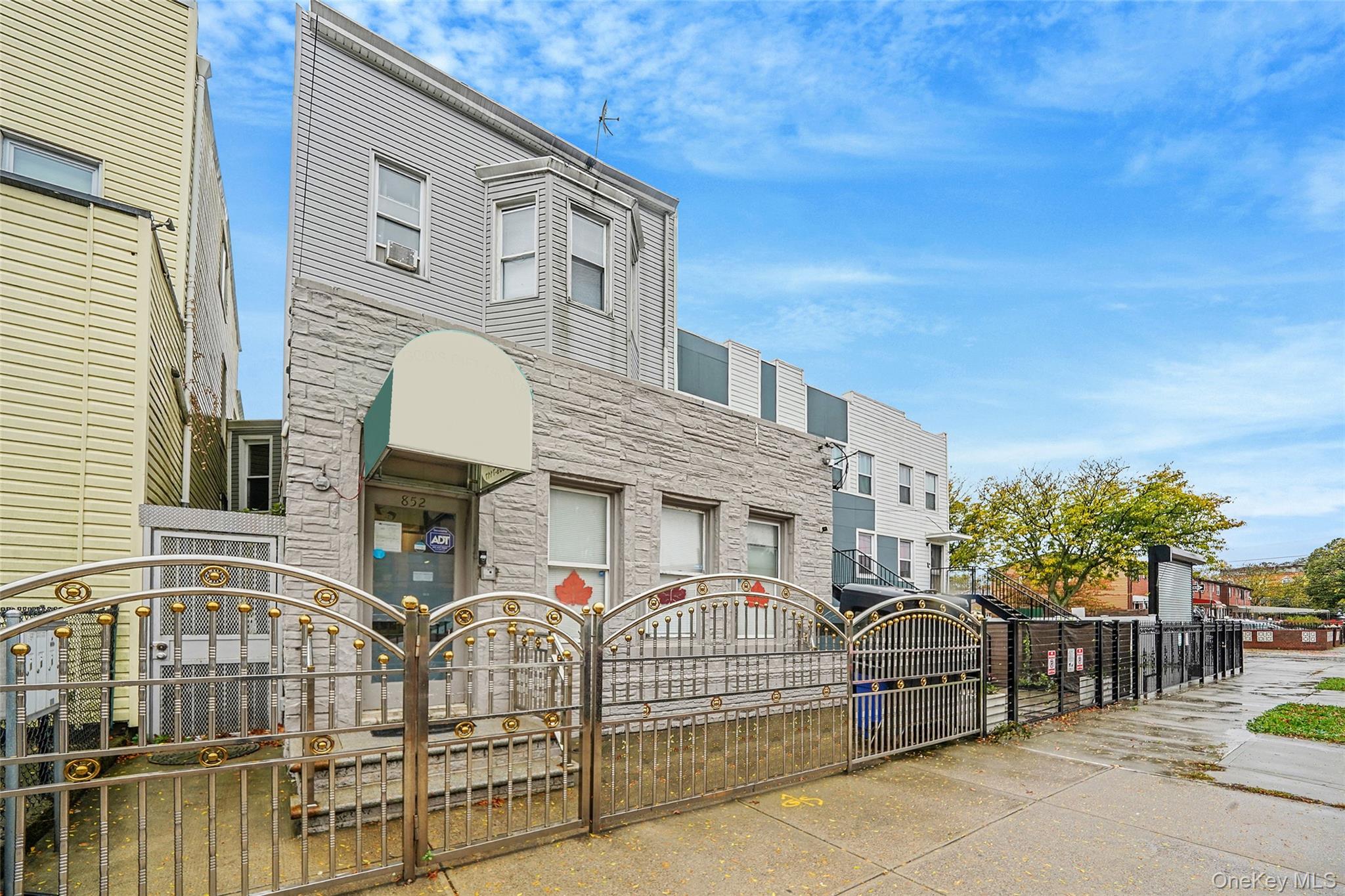 #3 photo, 852 Blake Avenue, Brooklyn , NY 11207