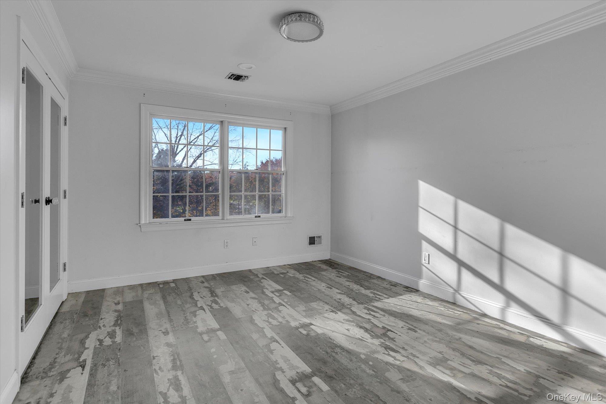 #18 photo, 135 Elmwood Drive, Dix Hills , NY 11746