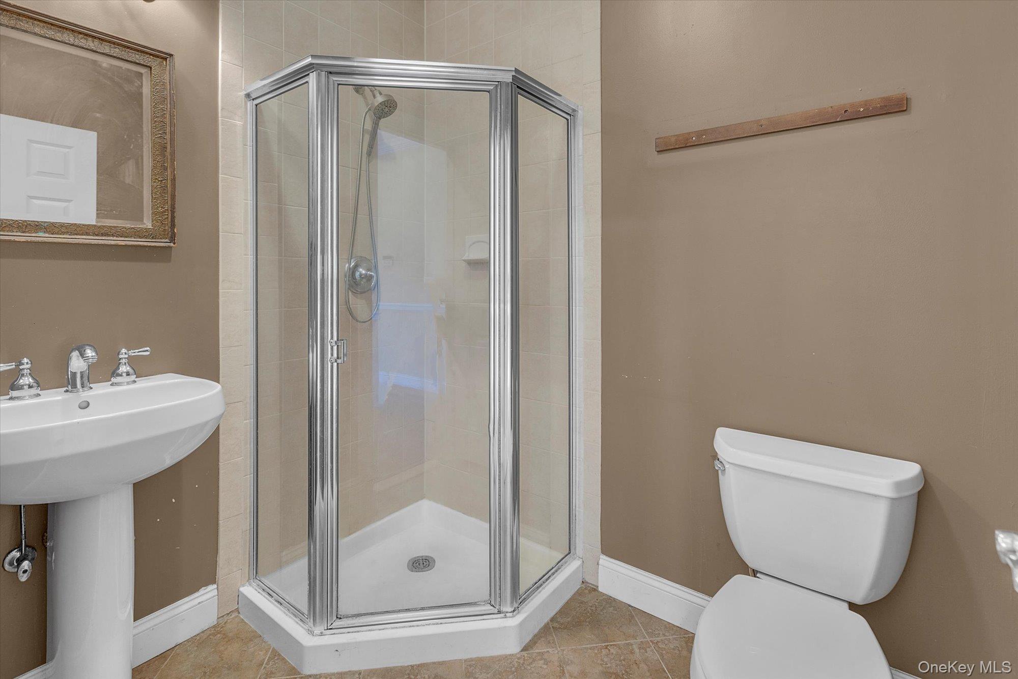 #20 photo, 135 Elmwood Drive, Dix Hills , NY 11746