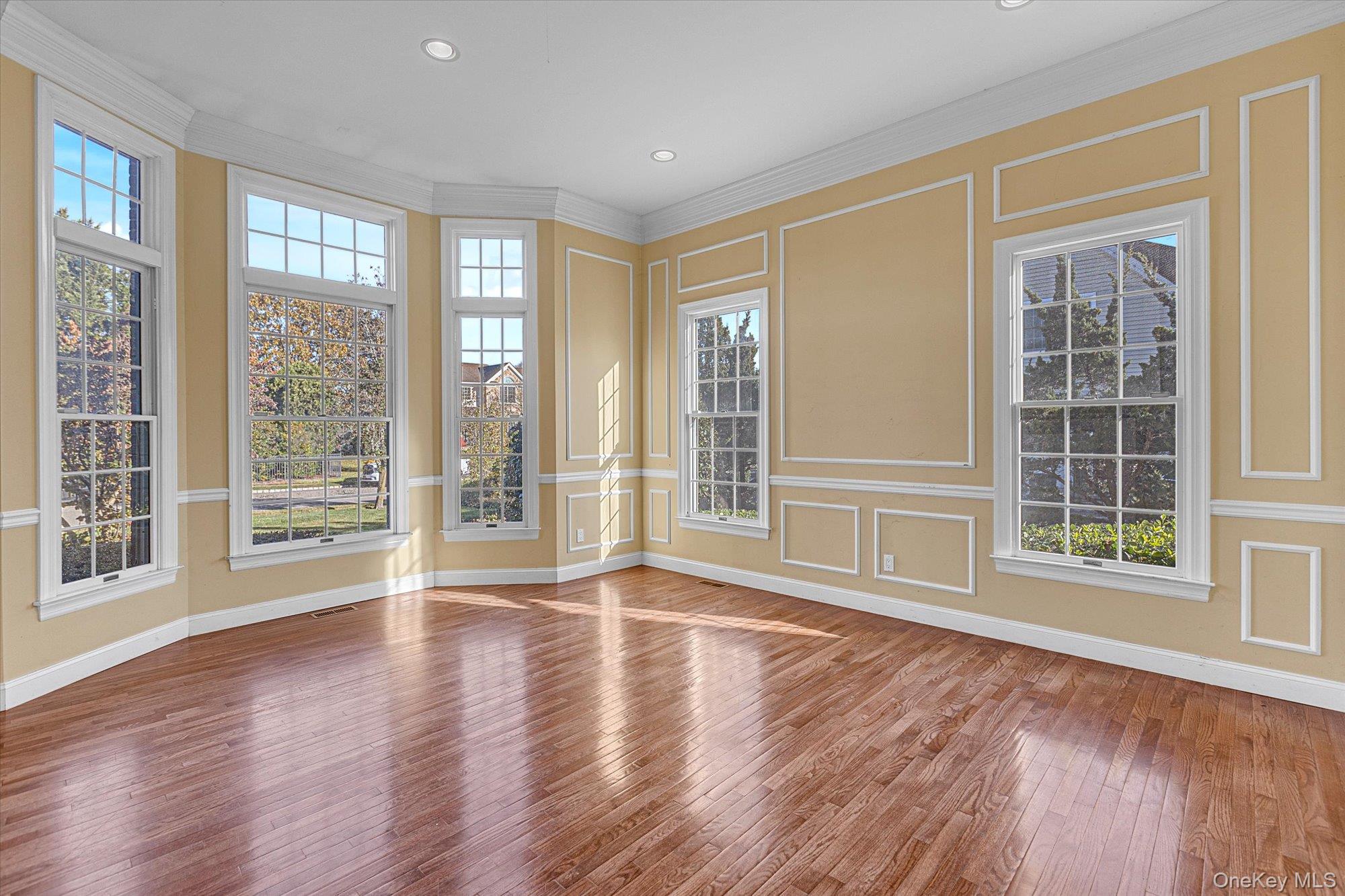 #5 photo, 135 Elmwood Drive, Dix Hills , NY 11746