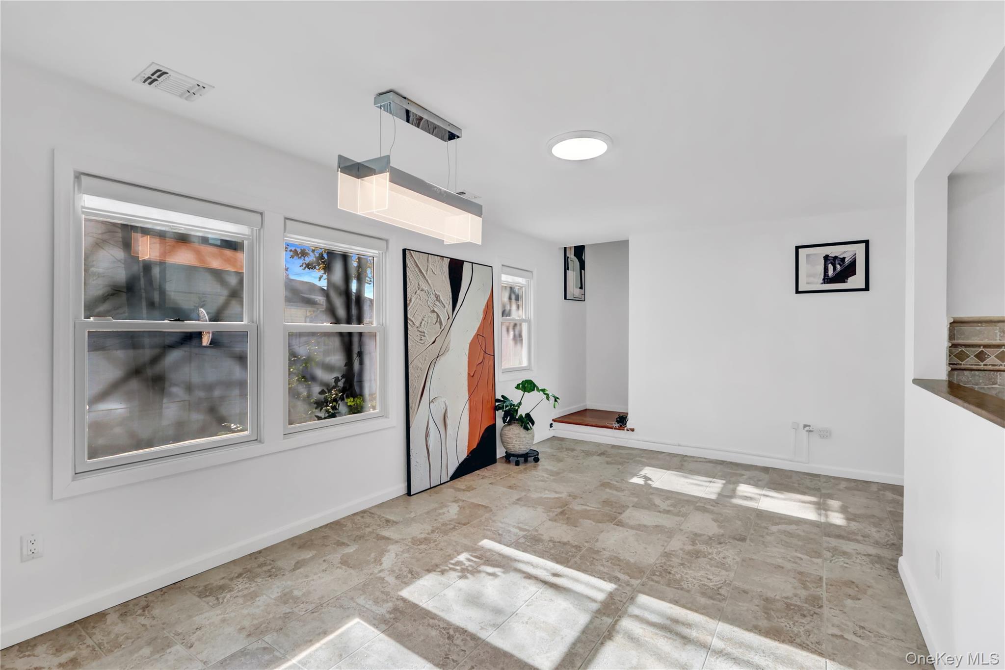 #12 photo, 2 Bluebird Dr, Syosset , NY 11791