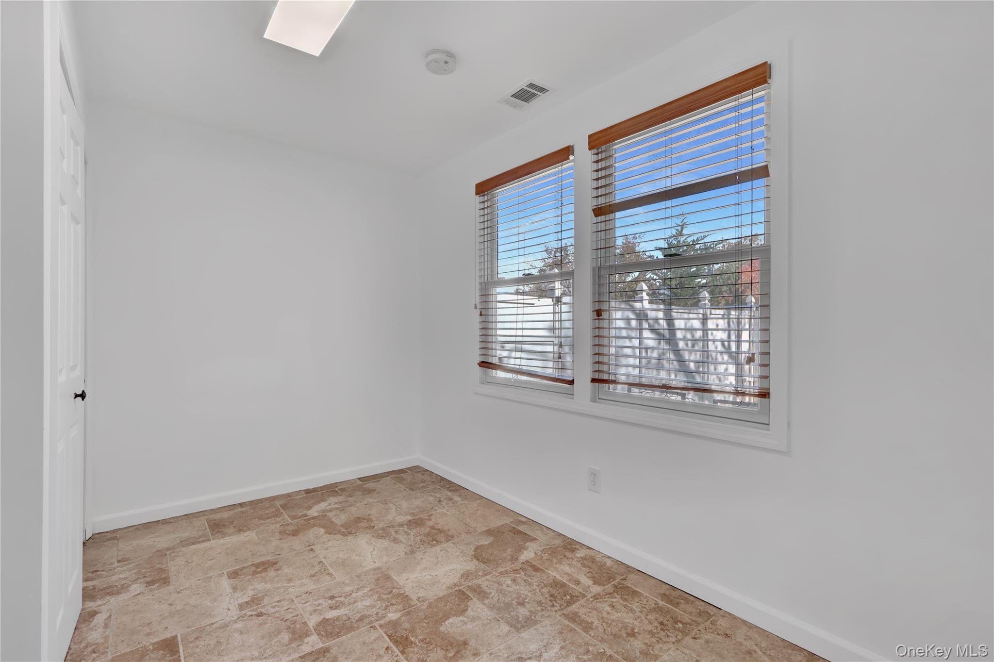 #13 photo, 2 Bluebird Dr, Syosset , NY 11791