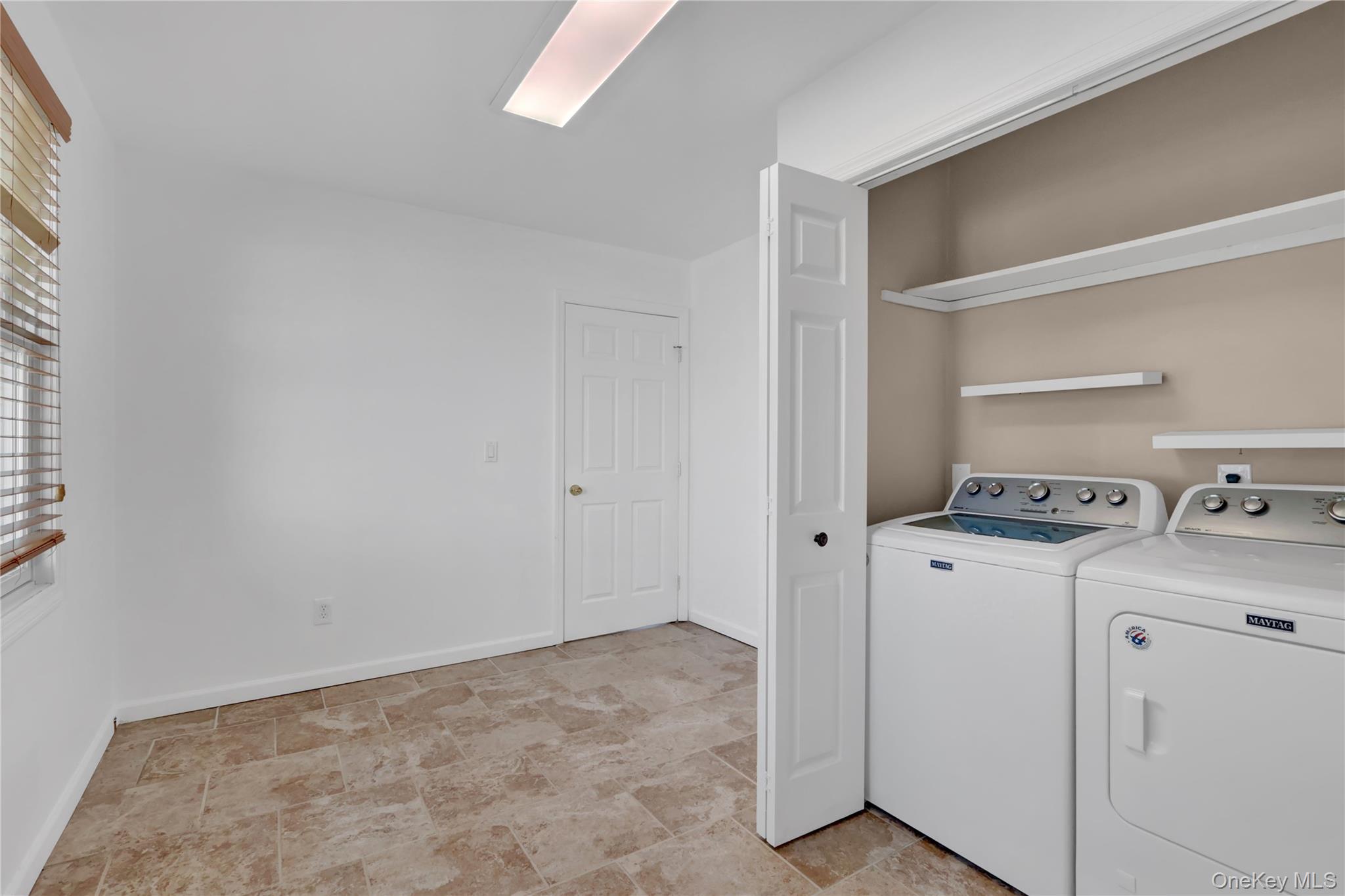 #15 photo, 2 Bluebird Dr, Syosset , NY 11791