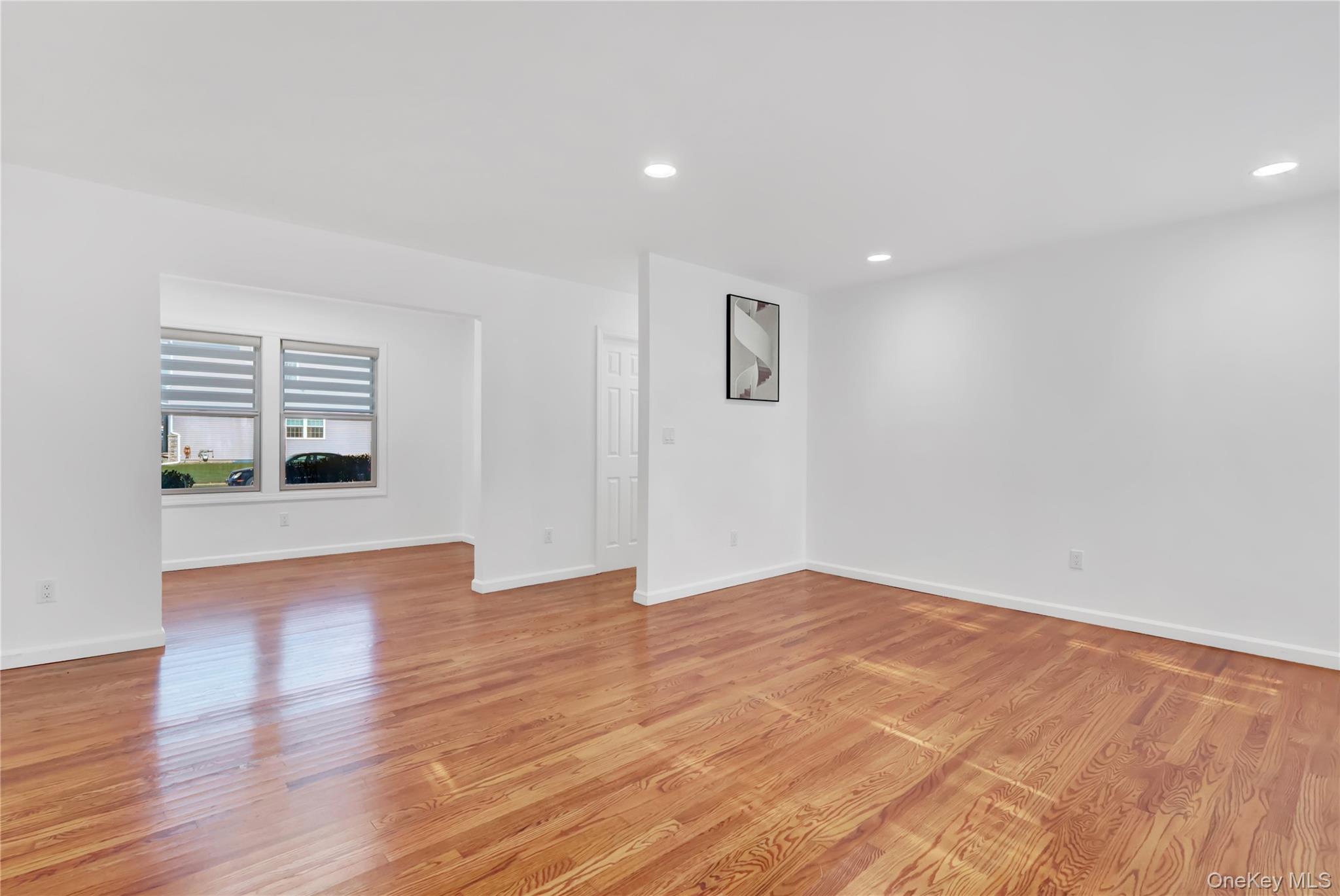 #19 photo, 2 Bluebird Dr, Syosset , NY 11791