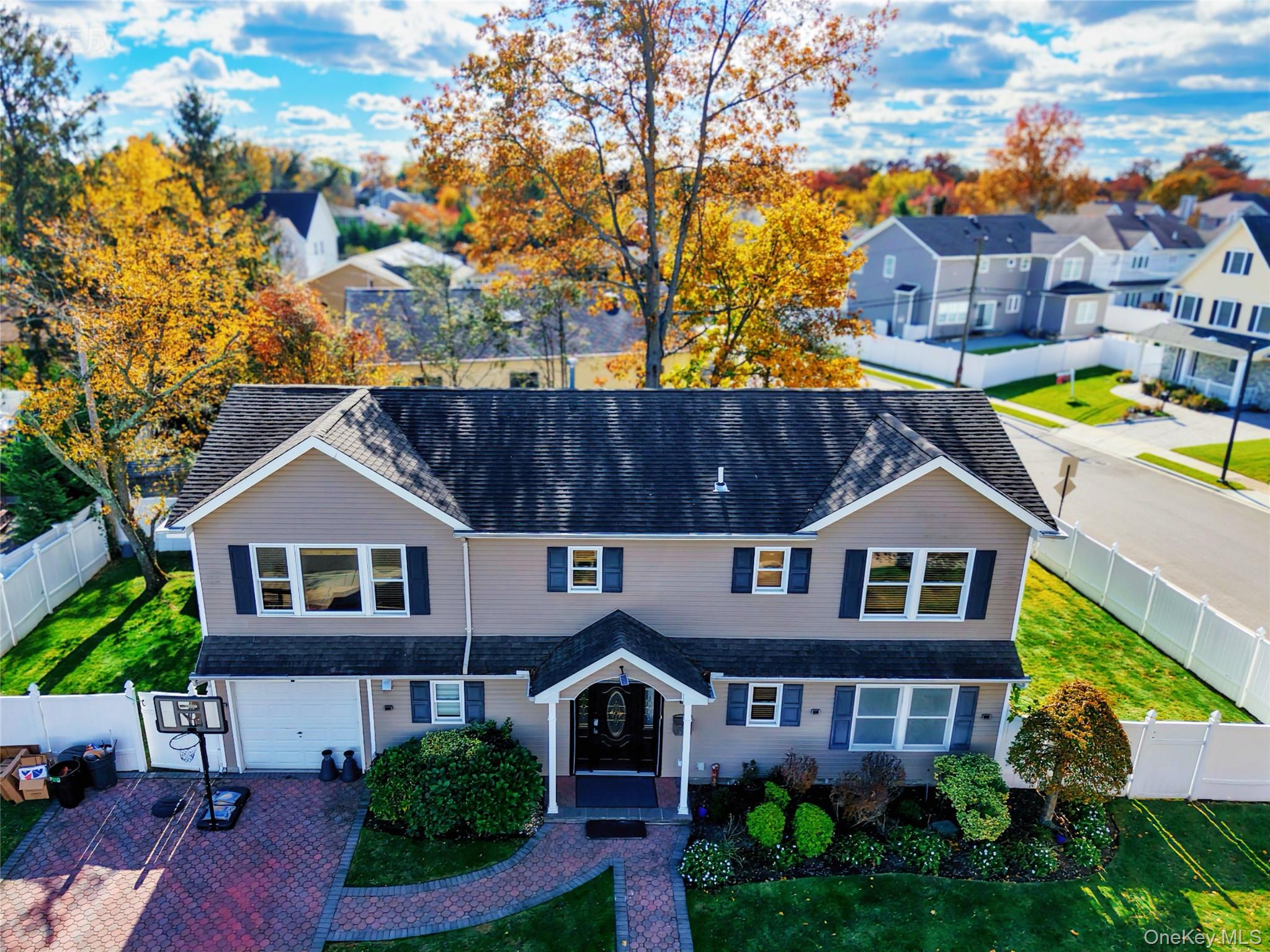 #2 photo, 2 Bluebird Dr, Syosset , NY 11791