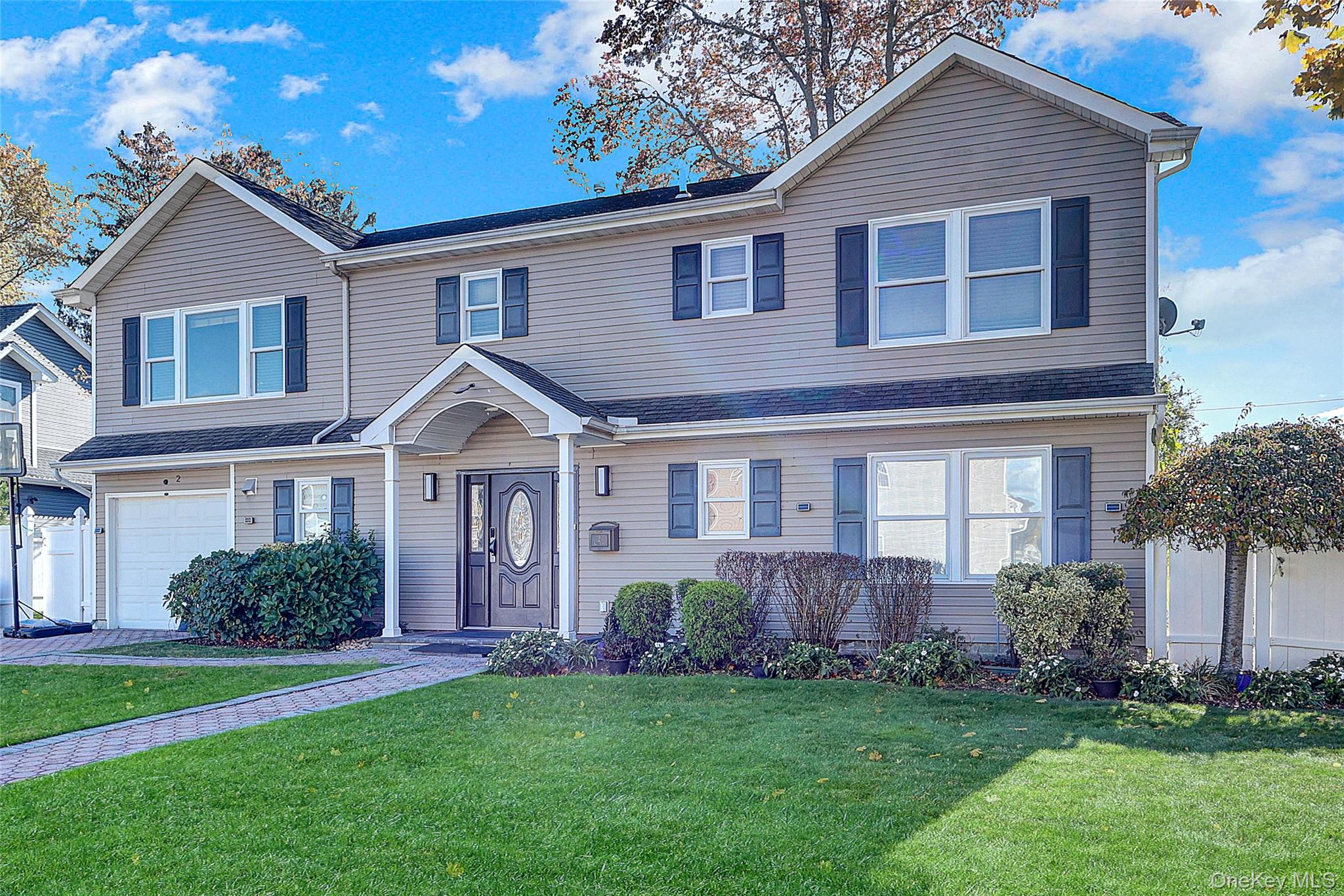 #3 photo, 2 Bluebird Dr, Syosset , NY 11791