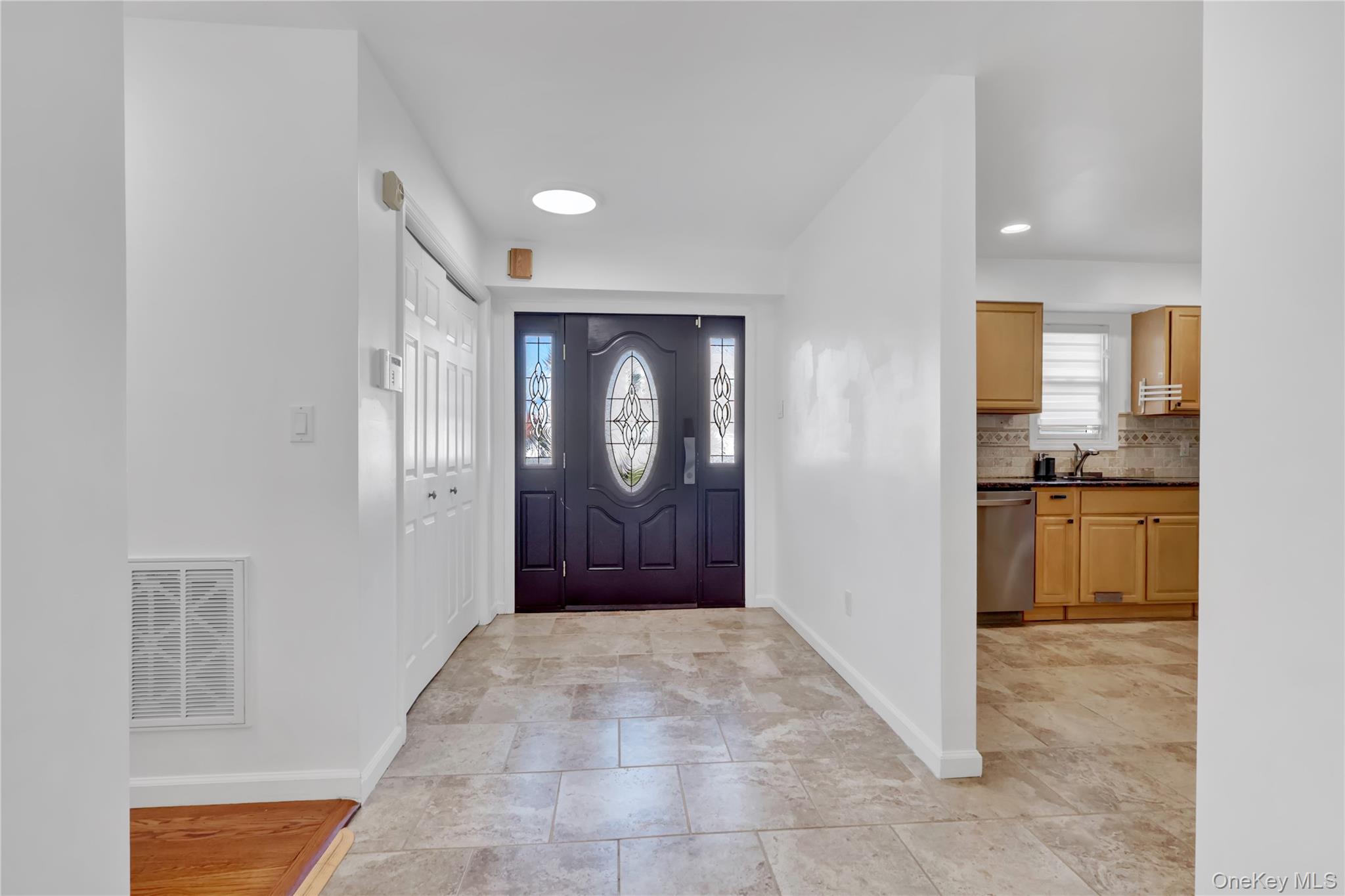 #5 photo, 2 Bluebird Dr, Syosset , NY 11791