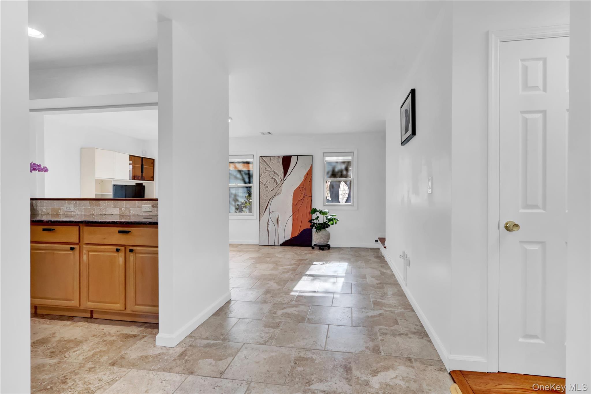 #6 photo, 2 Bluebird Dr, Syosset , NY 11791