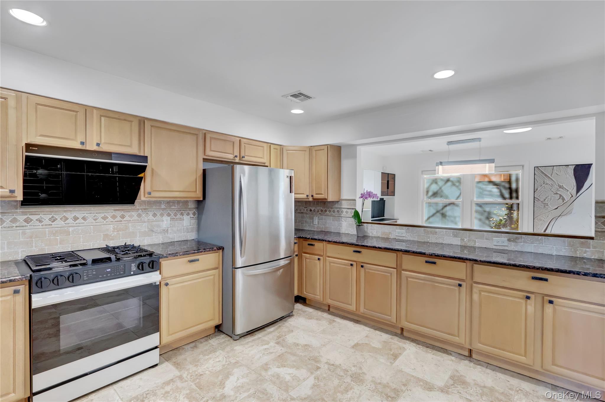 #8 photo, 2 Bluebird Dr, Syosset , NY 11791