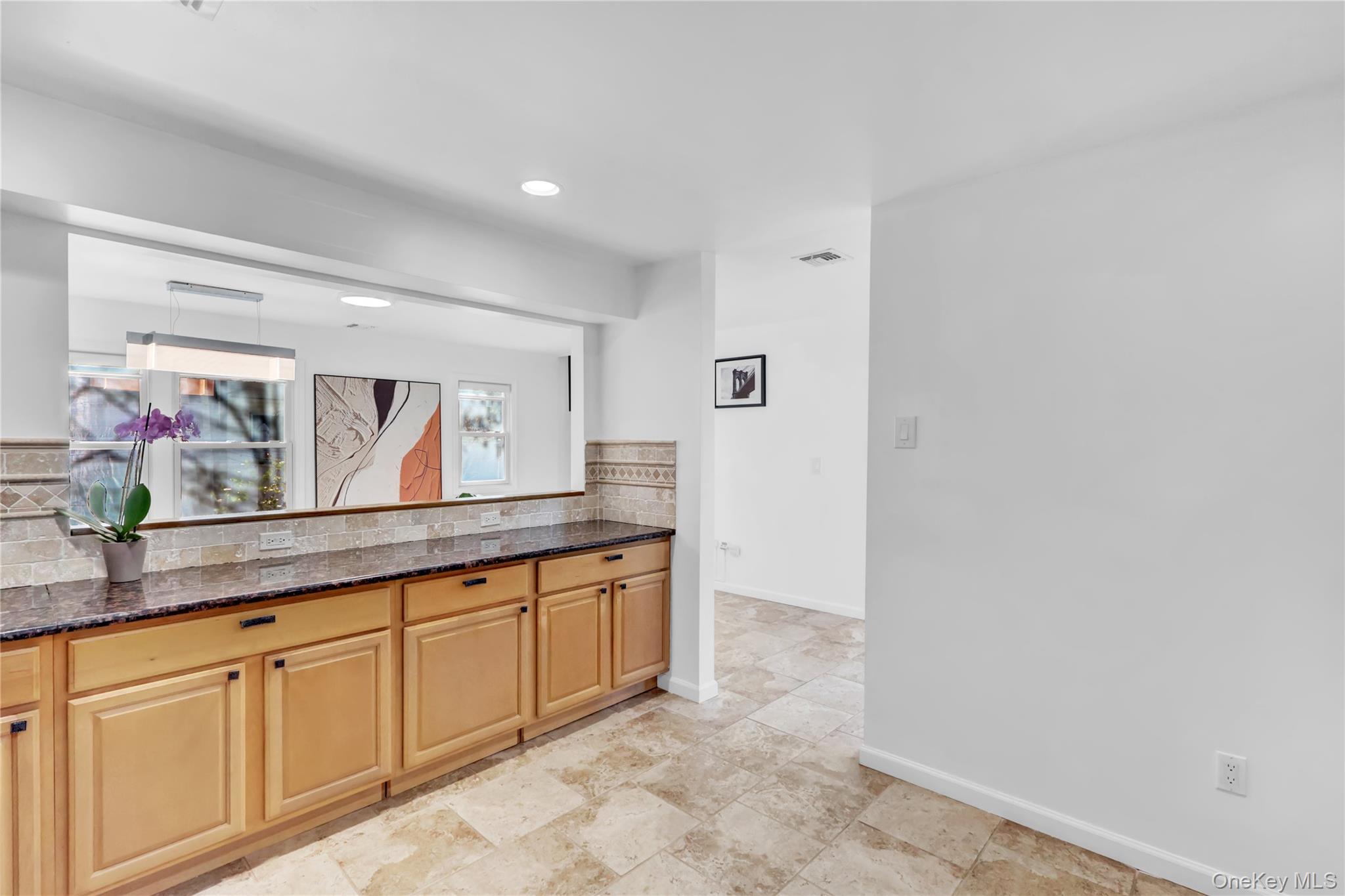 #9 photo, 2 Bluebird Dr, Syosset , NY 11791