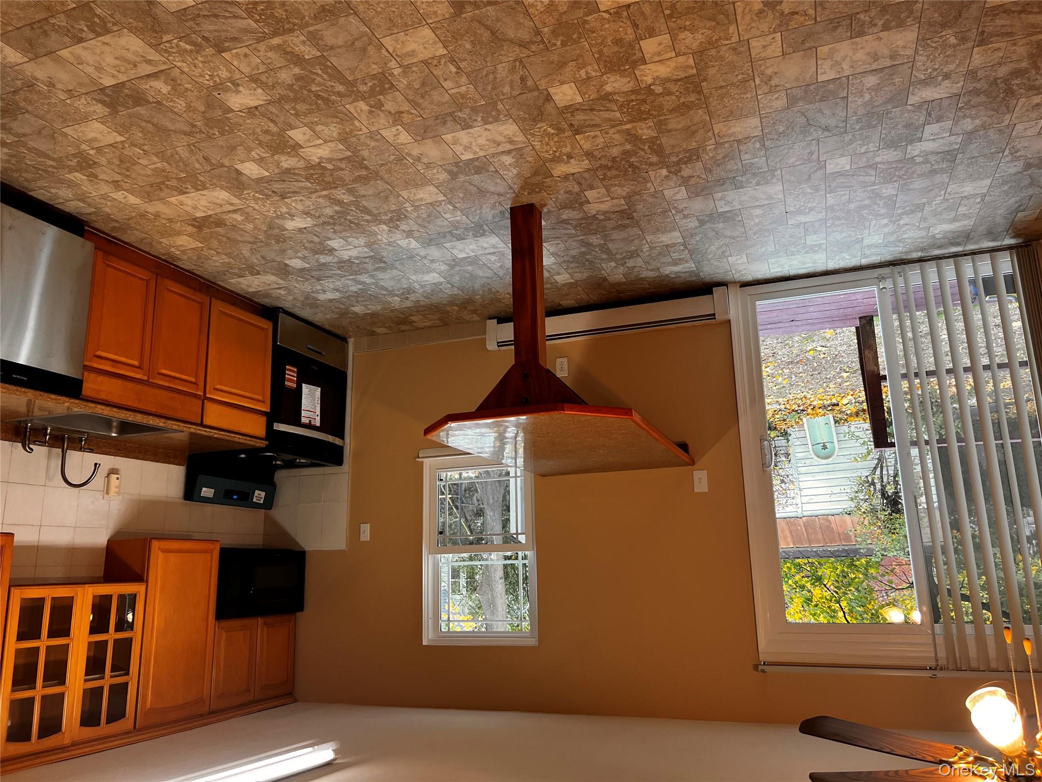 #5 photo, 11 Park Manor Court, Glen Cove , NY 11542