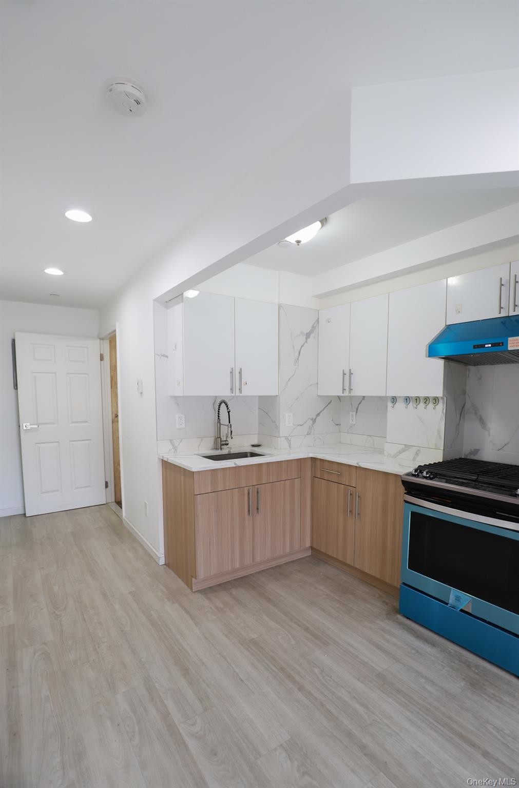 #4 photo, 134-43 Maple Avenue, Flushing , NY 11355