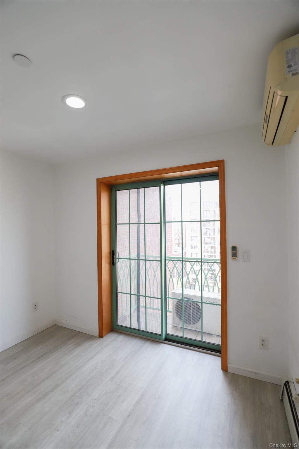 #8 photo, 134-43 Maple Avenue, Flushing , NY 11355