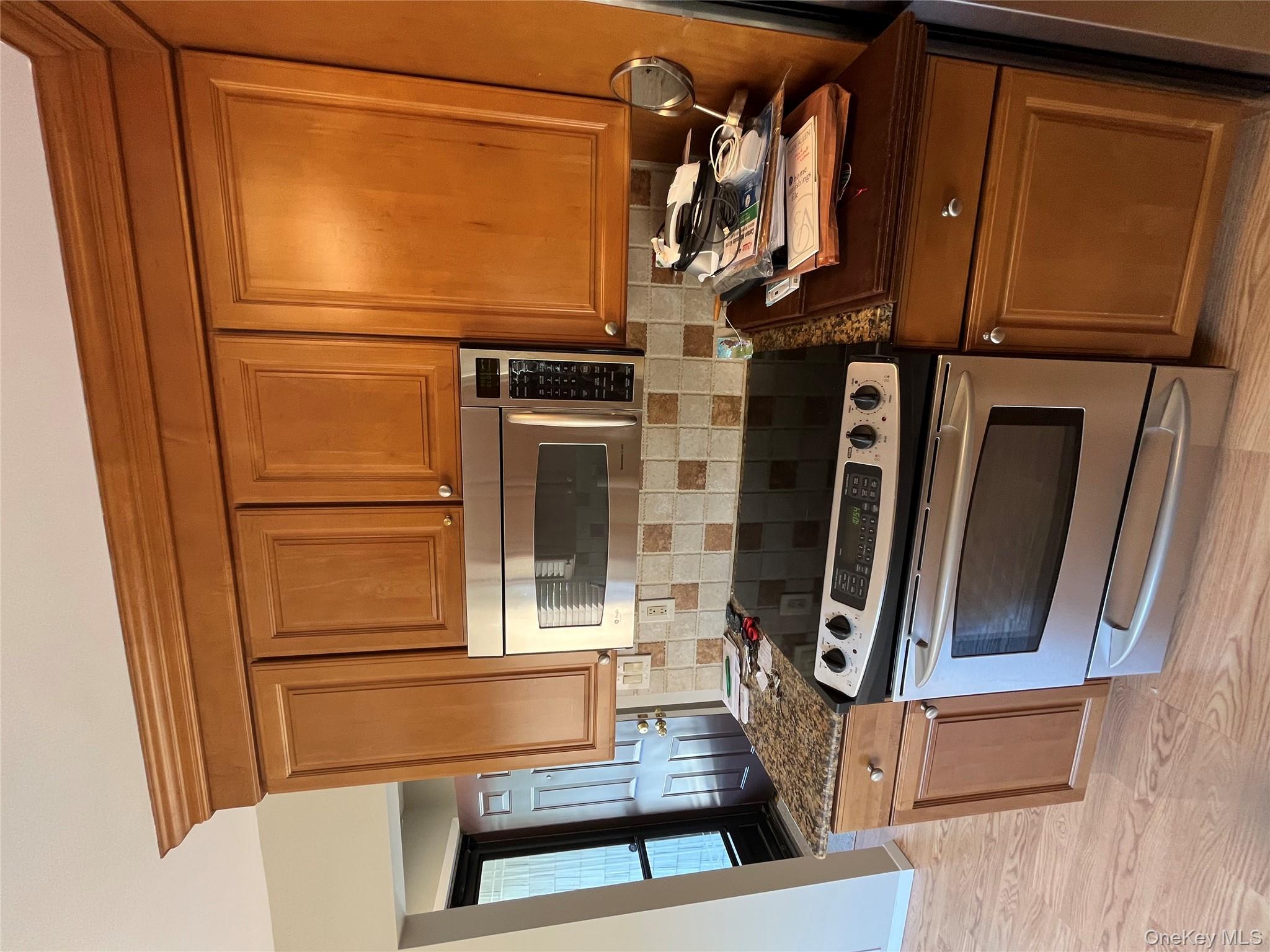 #14 photo, 7 Stanford Court, Wantagh , NY 11793