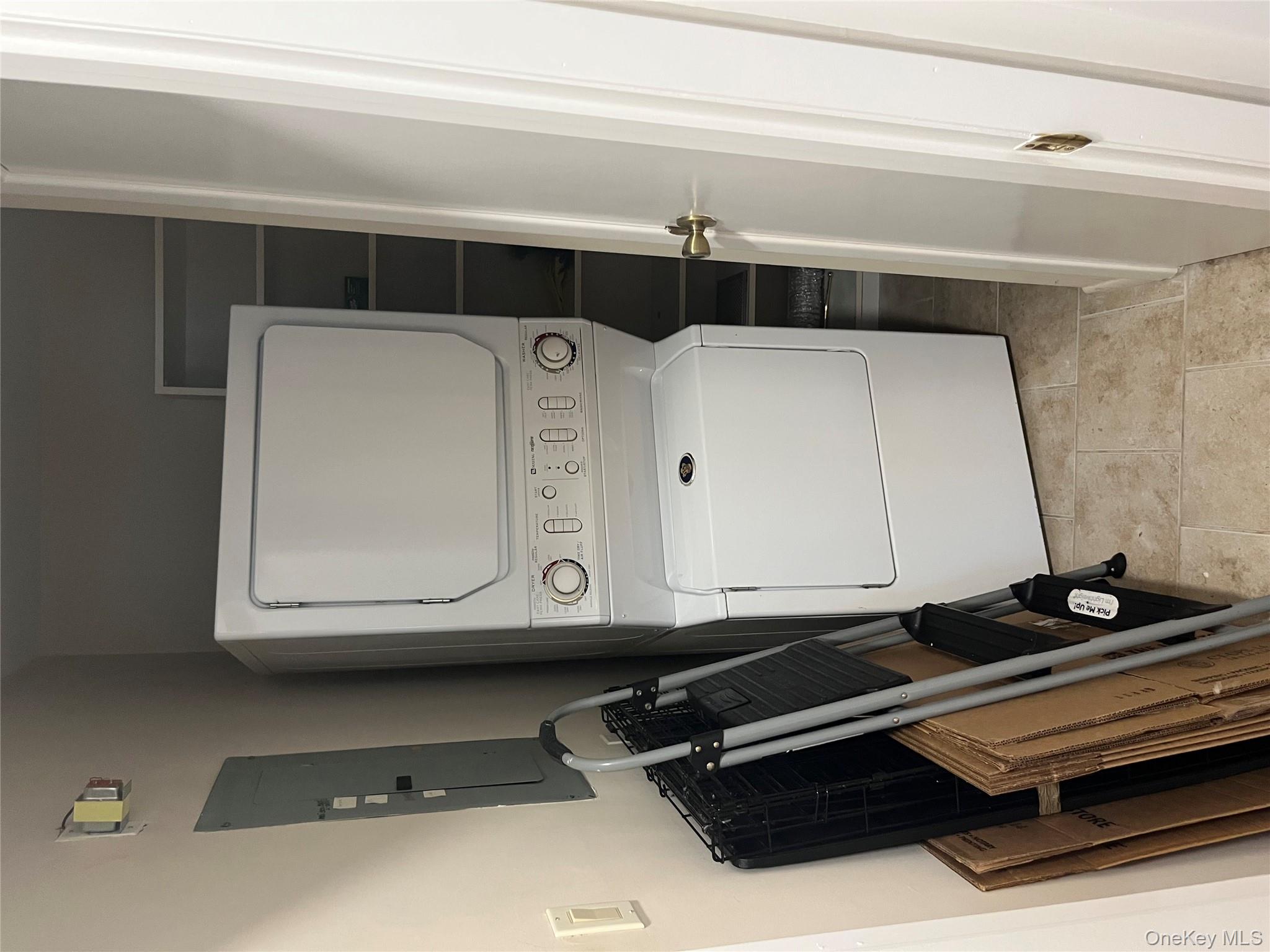 #18 photo, 7 Stanford Court, Wantagh , NY 11793