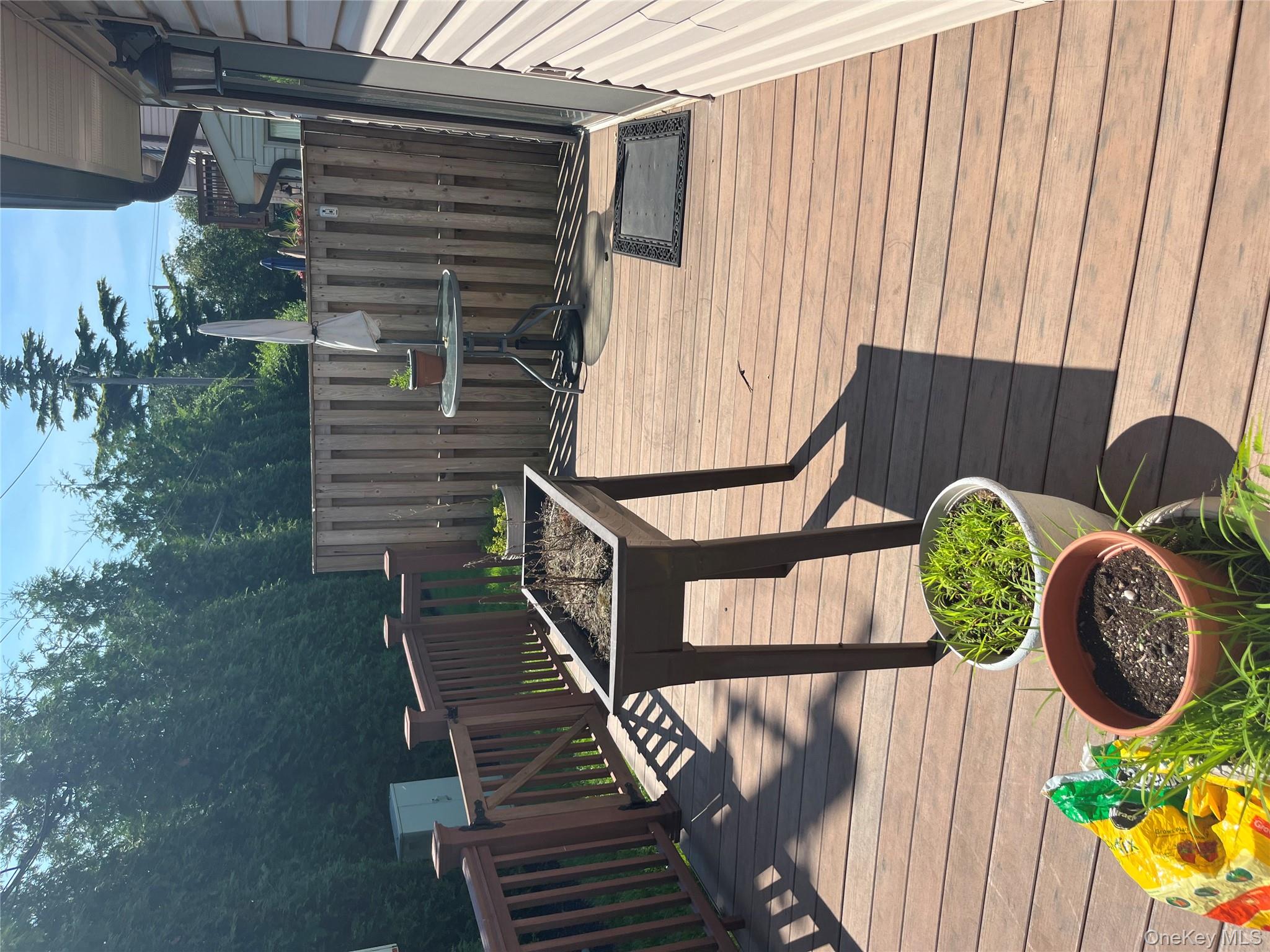 #4 photo, 7 Stanford Court, Wantagh , NY 11793