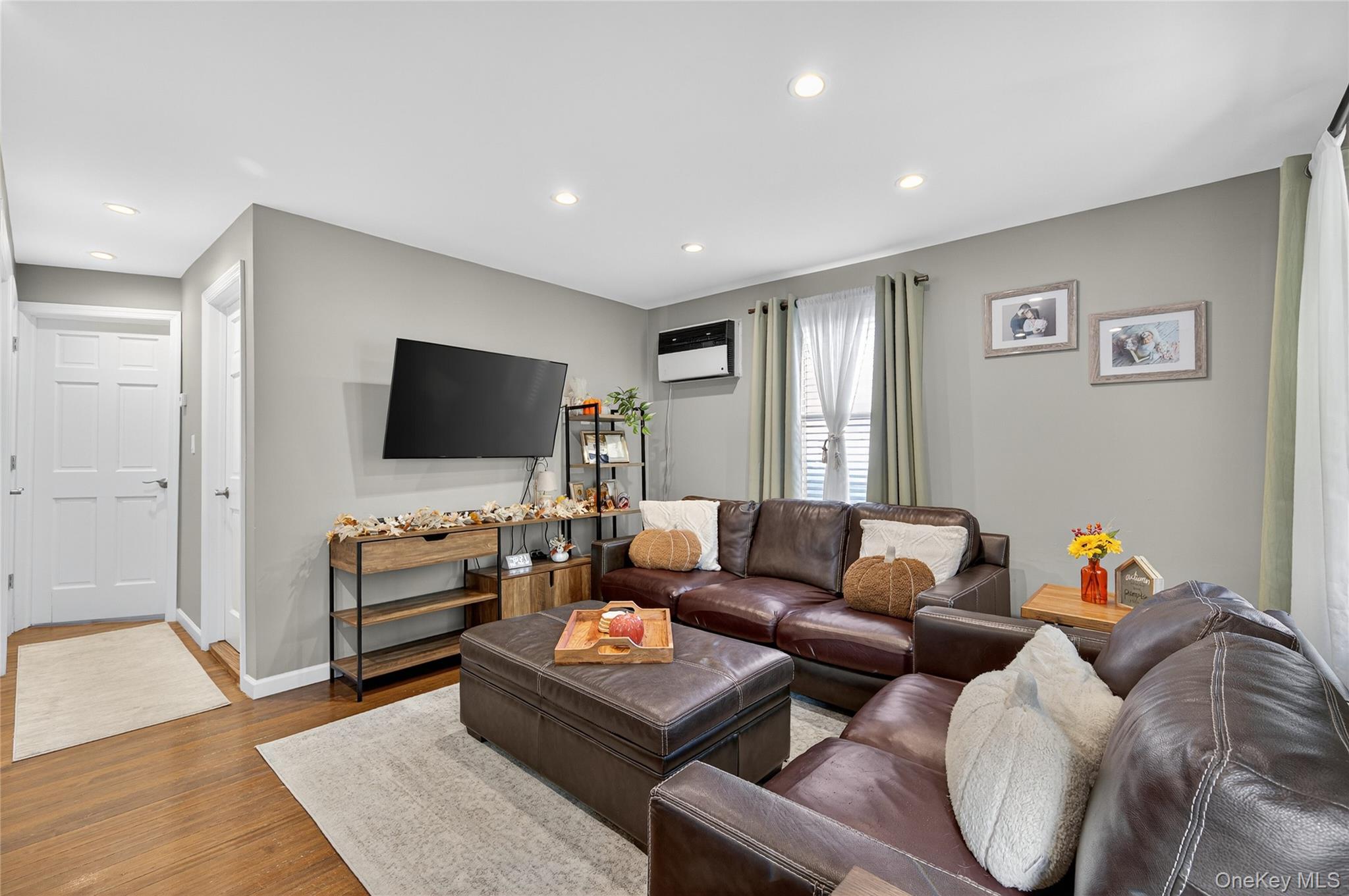 #4 photo, 62 McCouns Lane, Oyster Bay , NY 11771