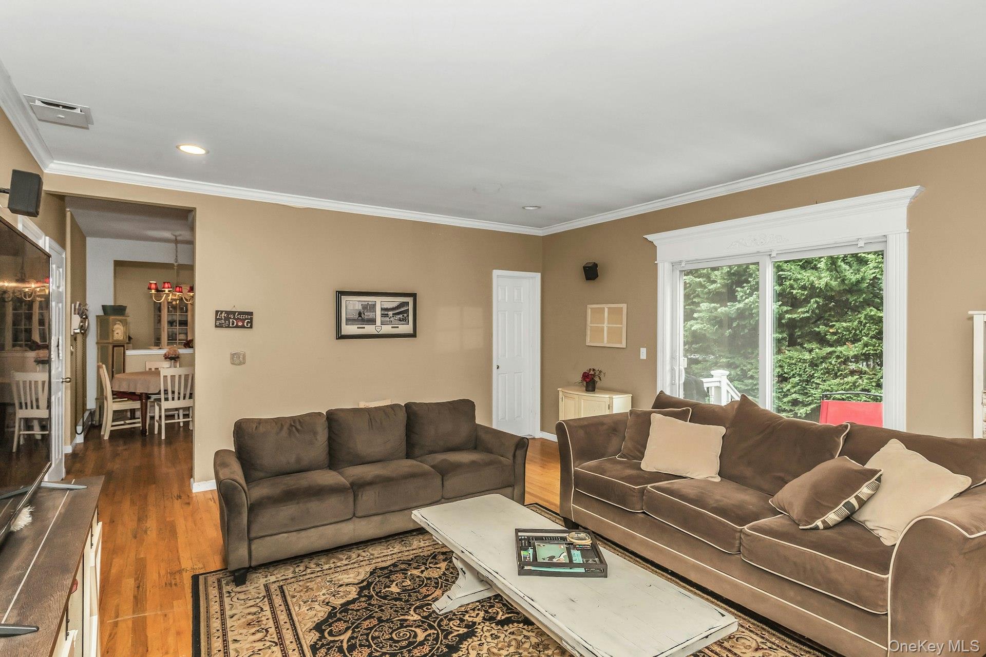 #14 photo, 1716 Monroe Avenue, Seaford , NY 11783