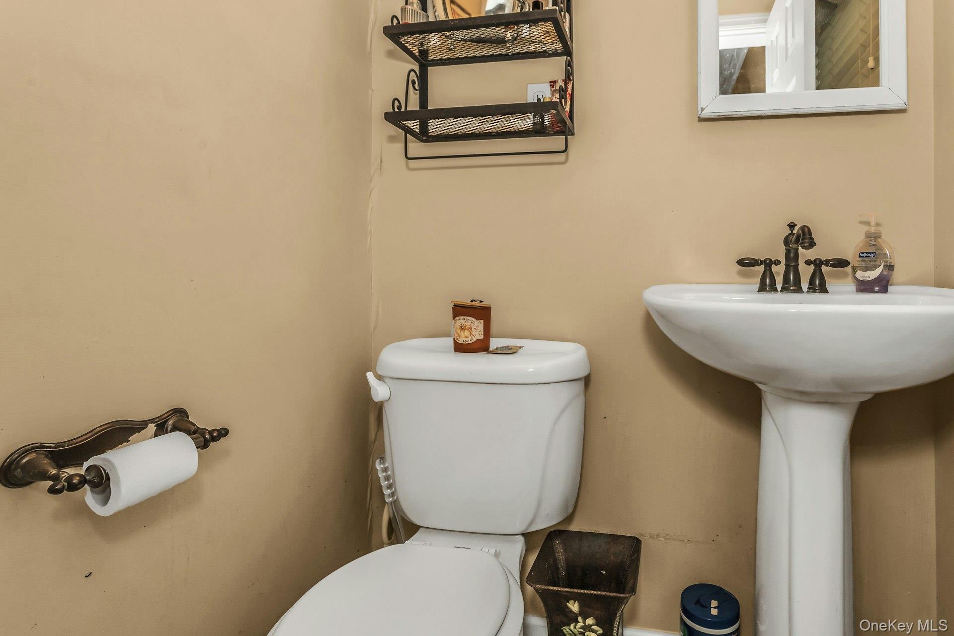 #15 photo, 1716 Monroe Avenue, Seaford , NY 11783