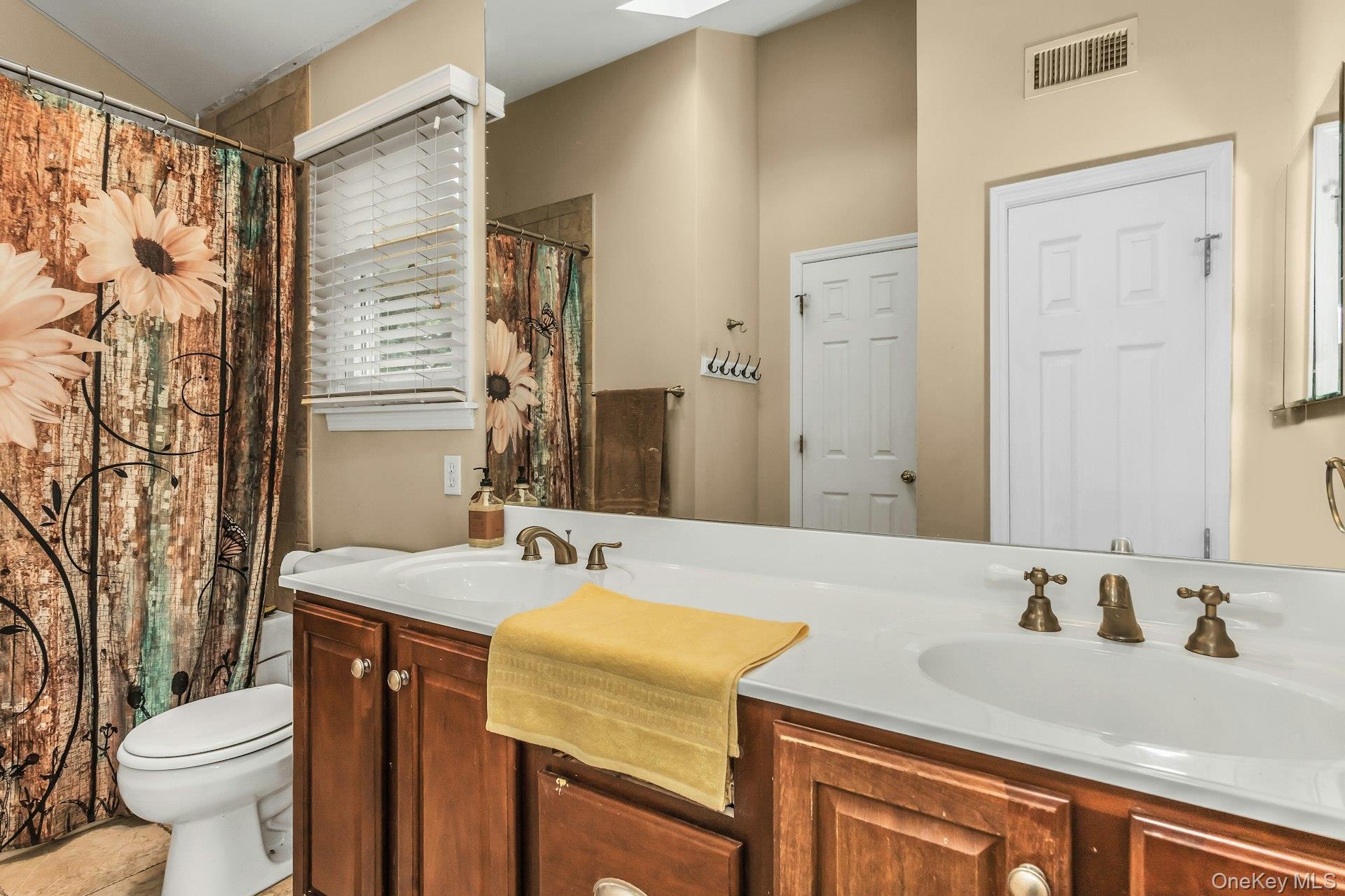 #19 photo, 1716 Monroe Avenue, Seaford , NY 11783