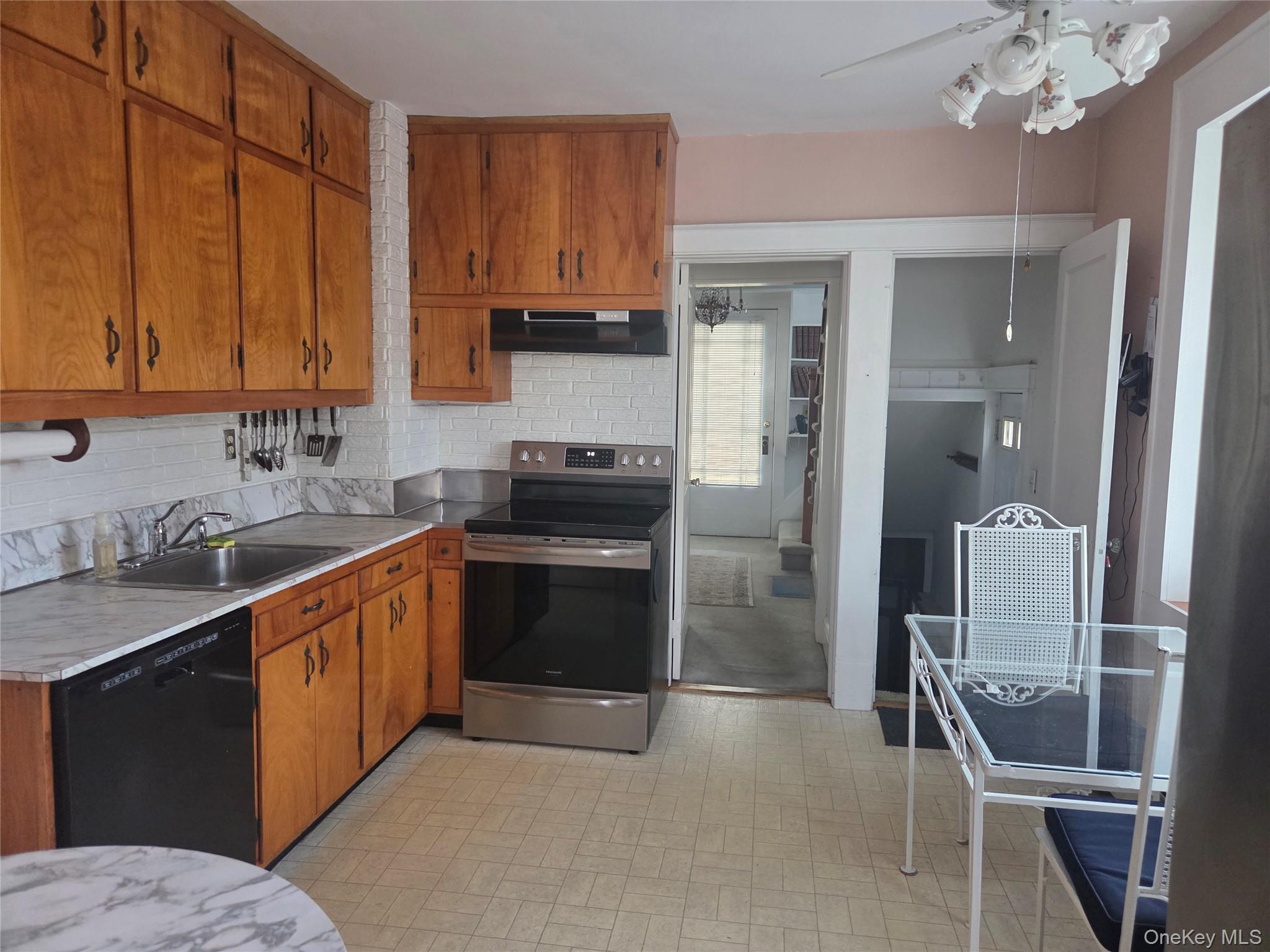 #9 photo, 73 Chicago Avenue, Massapequa , NY 11758