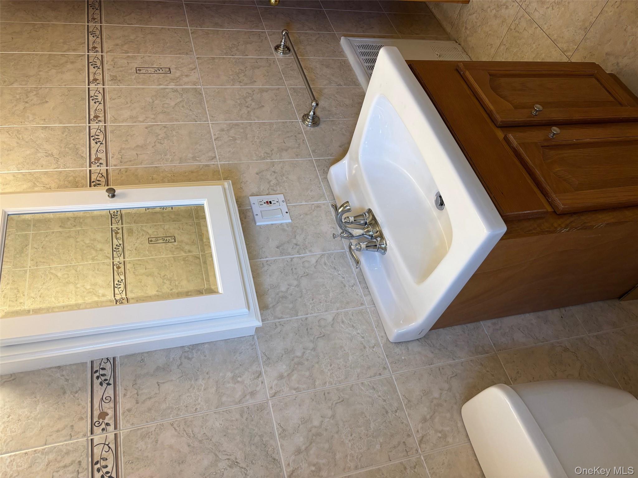 #5 photo, 523 E Harrison Street, Long Beach , NY 11561