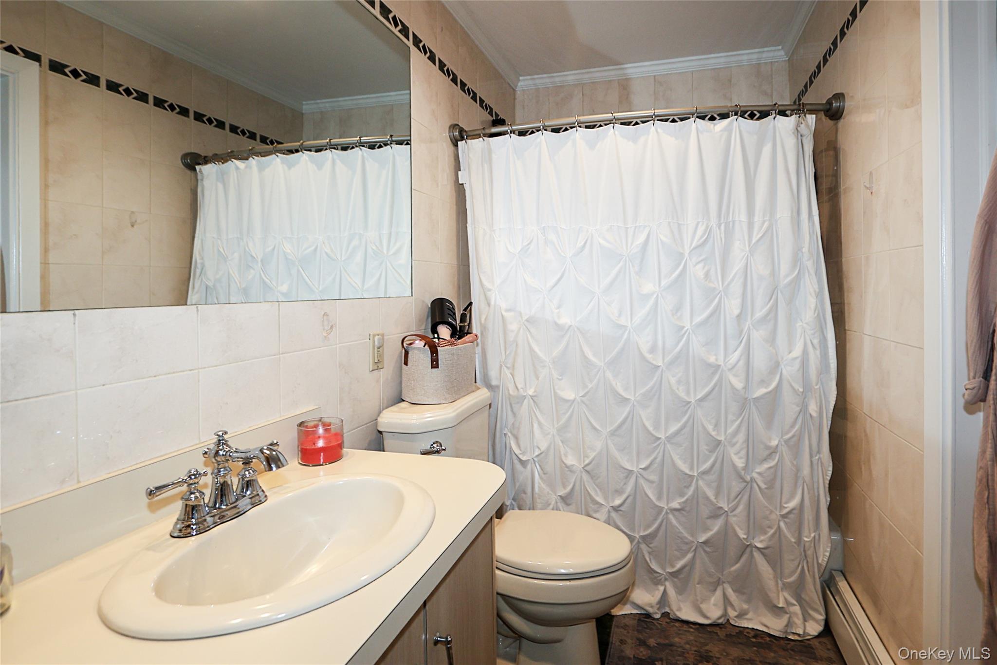 #16 photo, 83 Lexington Avenue, Westbury , NY 11590