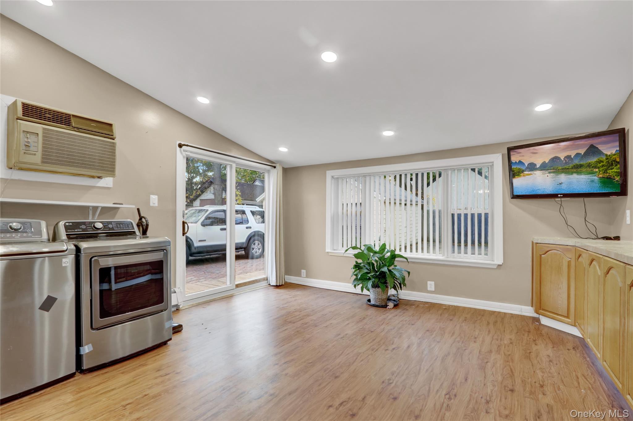 #9 photo, 60 Parsons Drive, Hempstead , NY 11550