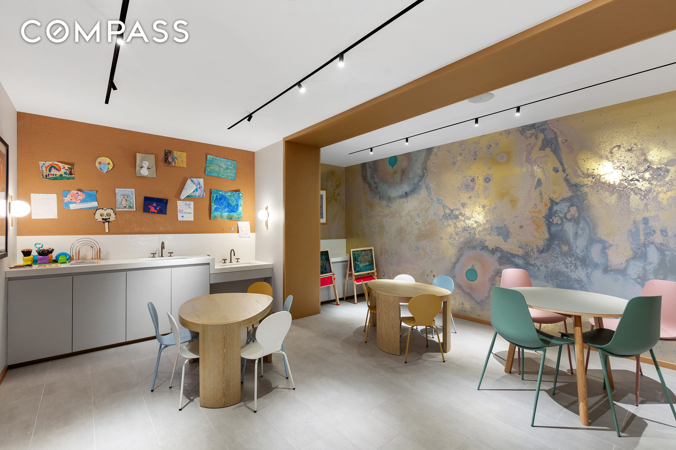 #21 photo, 310 E 86th Street, Upper East Side , NY 10028