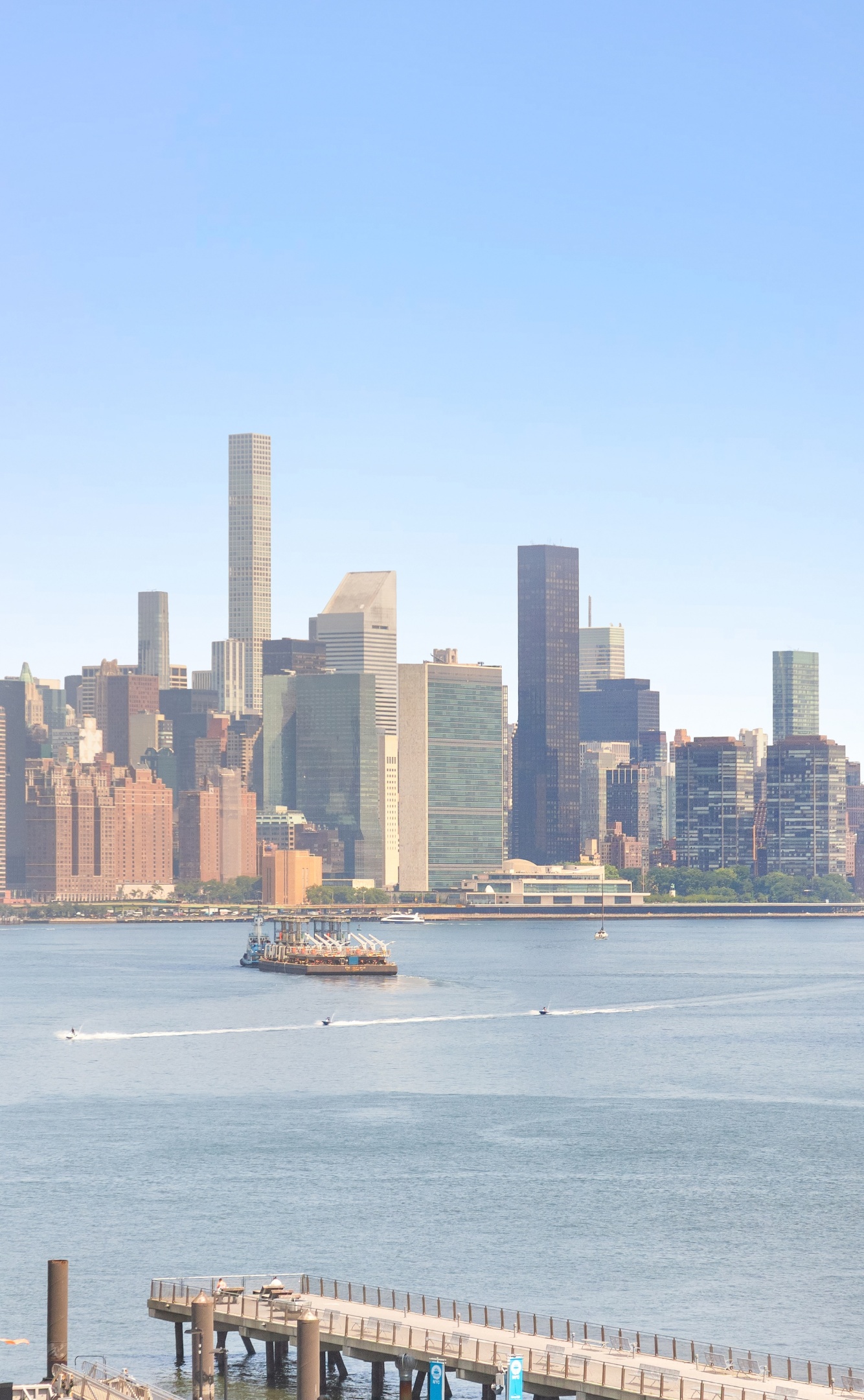 #4 photo, 184 Kent Avenue, Williamsburg , NY 11249