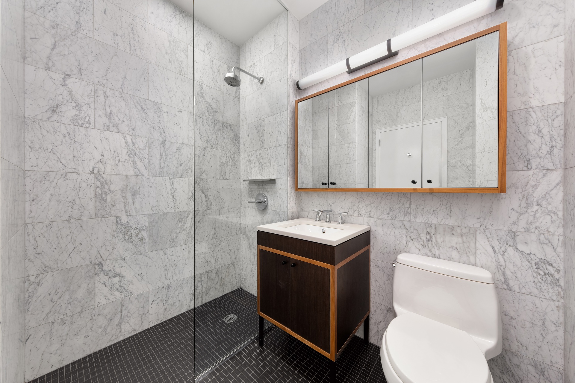 #7 photo, 184 Kent Avenue, Williamsburg , NY 11249