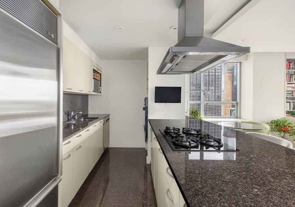 #5 photo, 15 W 53RD Street, Midtown , NY 10019