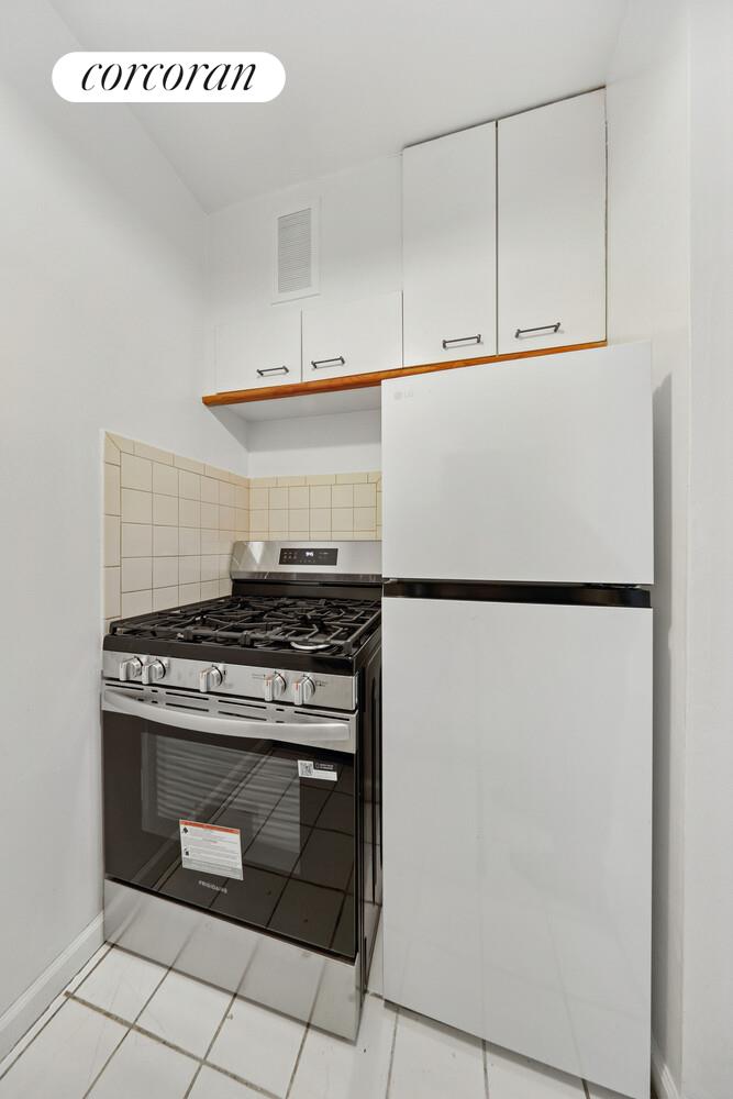 #10 photo, 350 W 50TH Street, Hells Kitchen , NY 10019