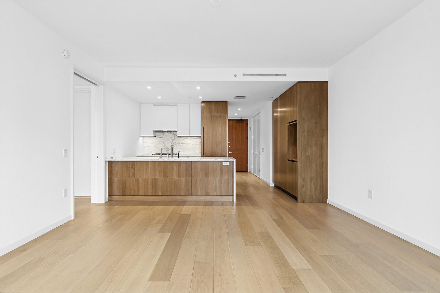 #7 photo, 1 W END Avenue, Lincoln Square , NY 10023