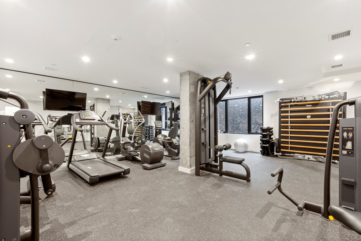 #8 photo, 860 LORIMER Street, Greenpoint , NY 11222