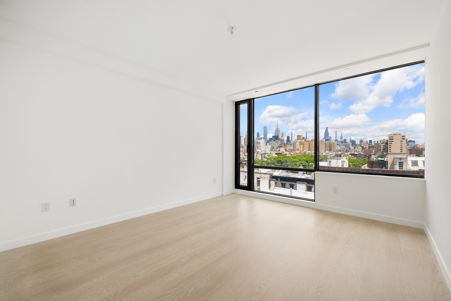 #11 photo, 75 1ST Avenue, East Village , NY 10003