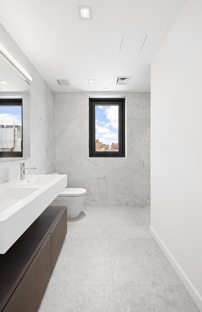 #12 photo, 75 1ST Avenue, East Village , NY 10003