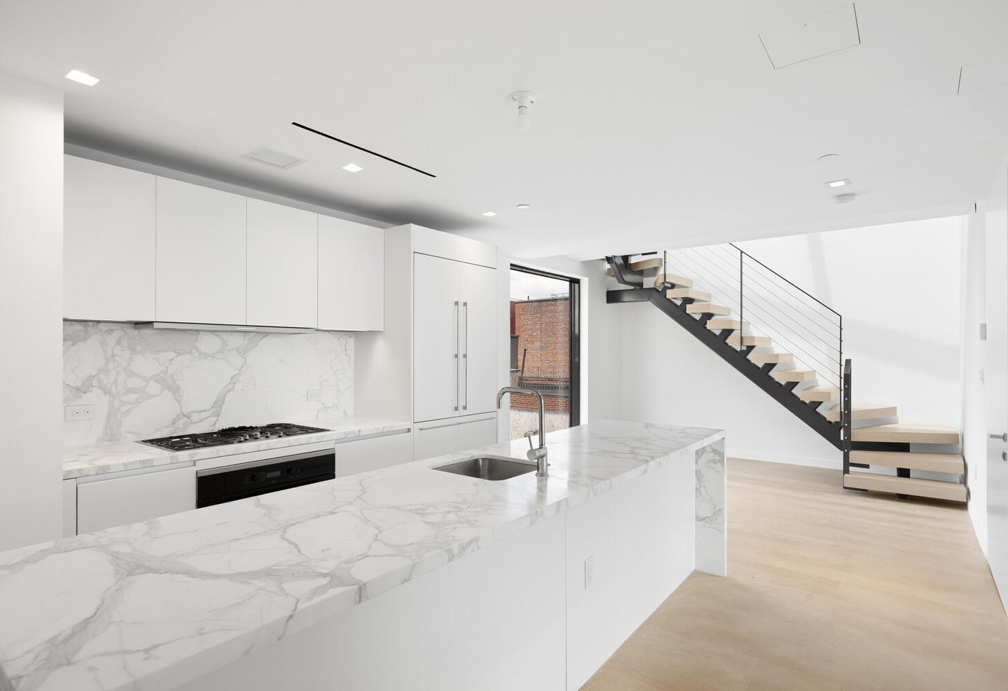 #4 photo, 75 1ST Avenue, East Village , NY 10003