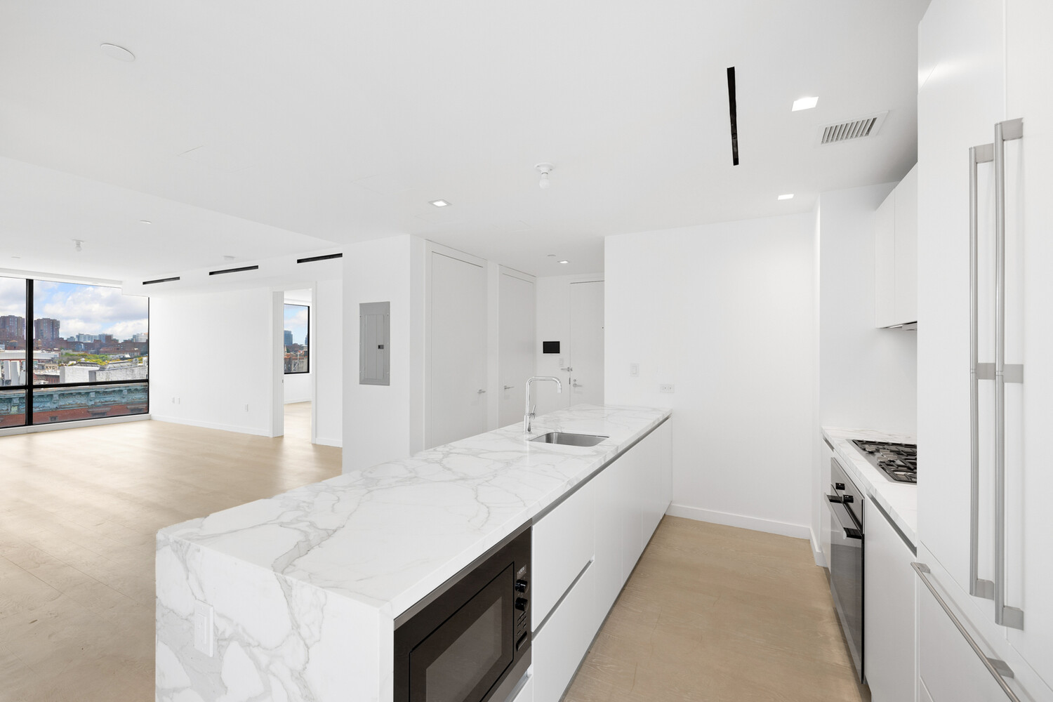 #5 photo, 75 1ST Avenue, East Village , NY 10003