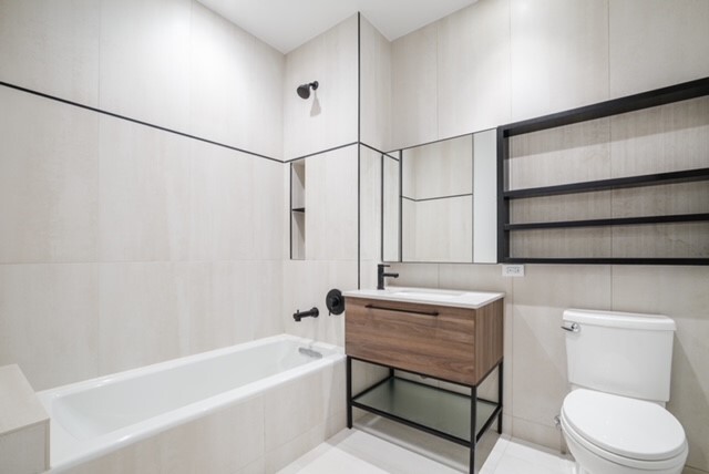 #8 photo, 860 LORIMER Street, Greenpoint , NY 11222