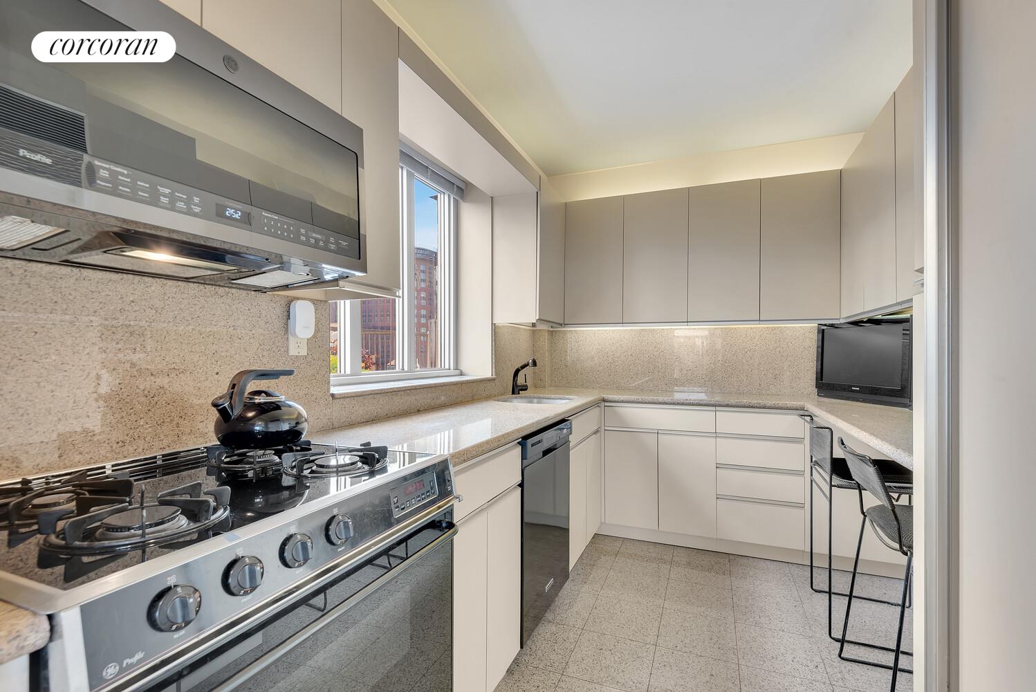 #10 photo, 80 CENTRAL Park W, Lincoln Square , NY 10023