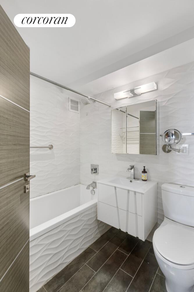 #8 photo, 142 E 16TH Street, Gramercy Park , NY 10003