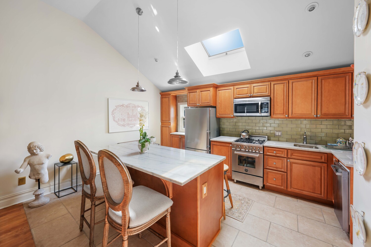 #10 photo, 336 W 23RD Street, Chelsea , NY 10011