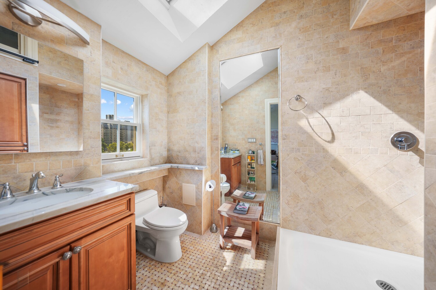 #12 photo, 336 W 23RD Street, Chelsea , NY 10011